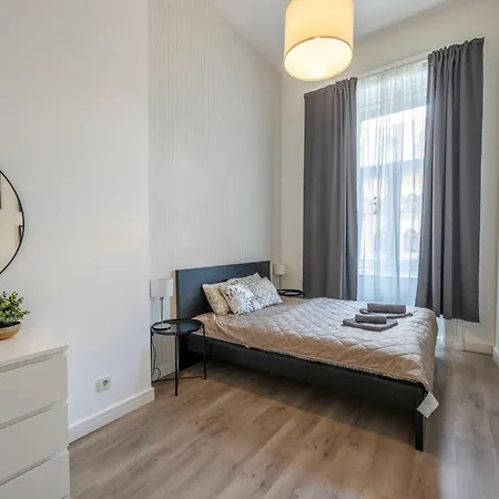 Apartment Spacious Cozy With 4bedroom In The Heart Of Bp Budapest