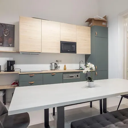 Spacious Cozy With 4bedroom In The Heart Of Bp * Budapest
