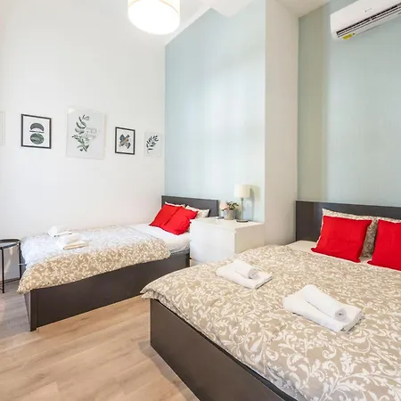 Apartment Spacious Cozy With 4bedroom In The Heart Of Bp
