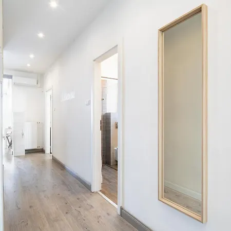 Sunny Three Bedroom Lejlighed