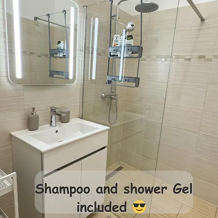 Apartament Luxury Parisian Designed 3-bedroom Gem In Heart Of Budapesta