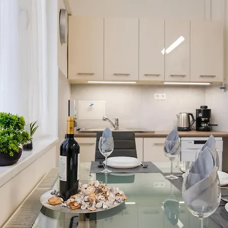 Light Design Close To Park&bath Apartment *