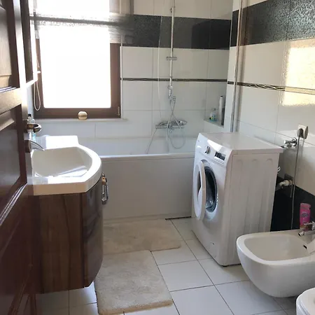 Rosehill Penthouse Apartment *