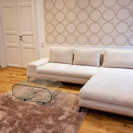 Oktogon Luxury