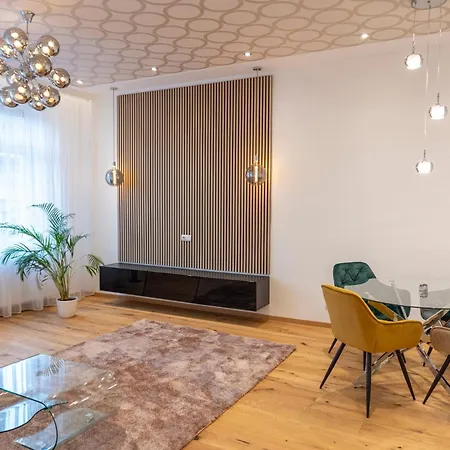 Apartment Oktogon Luxury *