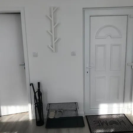Beautiful Newly Refurbished Studio,fully Equipped Walking Distance To The Park Where Will Find The World Famous Szechenyi Thermal Bath Spa, Museums , And The Capital Circus , Ac, Smart Tv, High Speed Internet *