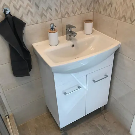 Beautiful Newly Refurbished Studio,fully Equipped Walking Distance To The Park Where Will Find The World Famous Szechenyi Thermal Bath Spa, Museums , And The Capital Circus , Ac, Smart Tv, High Speed Internet 아파트