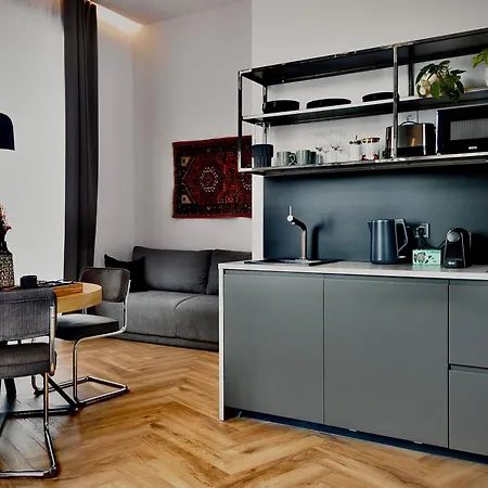 Apartment Lujza B 43 *