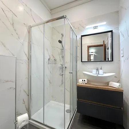 Lovely 3-bedroom In Downtown With Modern Design And Ac Apartment *