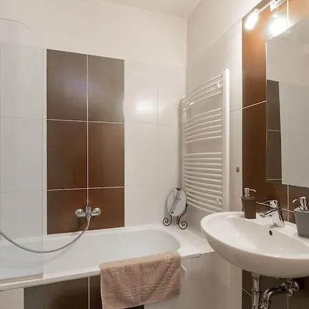 Charming With Quiet Garden In Downtown * Budapest