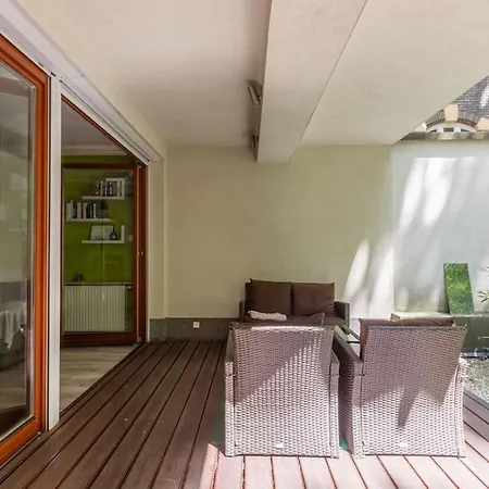 Charming With Quiet Garden In Downtown Budapest