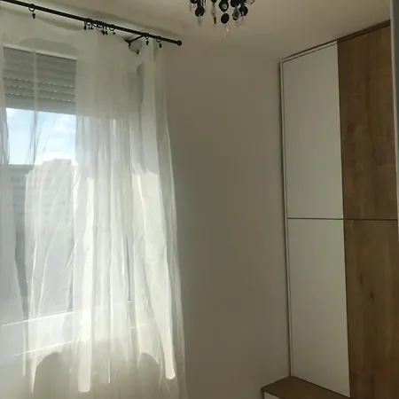 Apartmán Pillango Parki Kis Lakas 15 Percre A Belvarostol