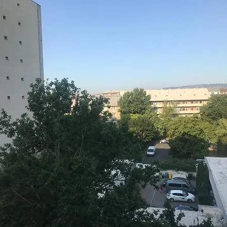 Pillango Parki Kis Lakas 15 Percre A Belvarostol Apartmán
