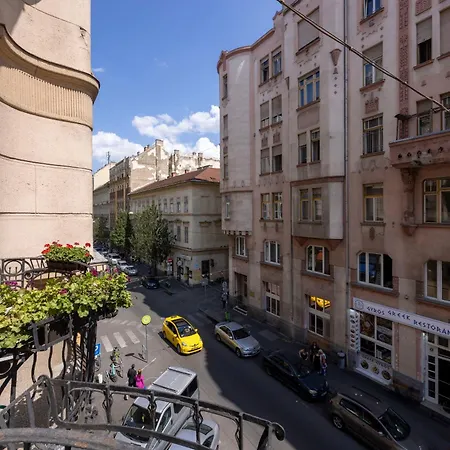 Exclusive Private In The Center Of Bp W 4bedrms, 4 Bathrms Apartament Budapeszt