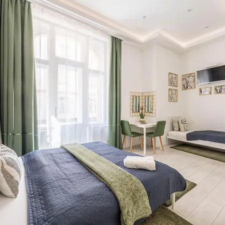 Apartament Exclusive Private In The Center Of Bp W 4bedrms, 4 Bathrms Budapeszt