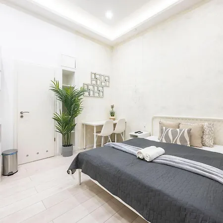 Exclusive Private In The Center Of Bp W 4bedrms, 4 Bathrms