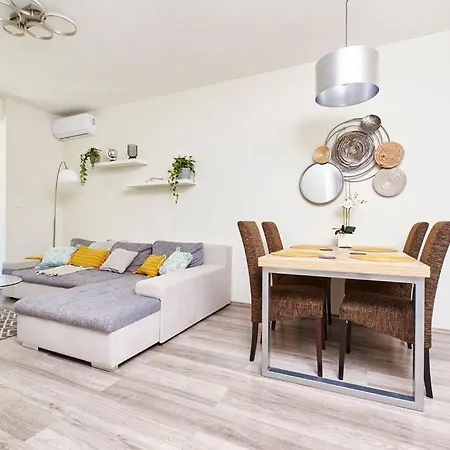 Bb23 New Flat * Budapeste