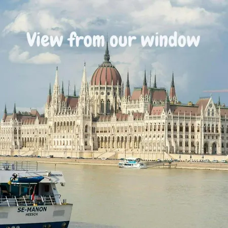 Lovely Designer With Stunning Parliament View Apartment