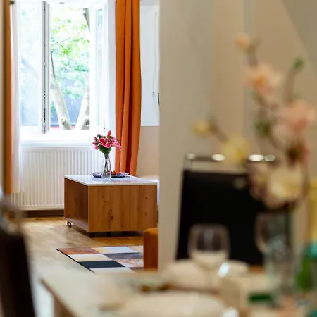 Lovely Designer With Stunning Parliament View Apartment