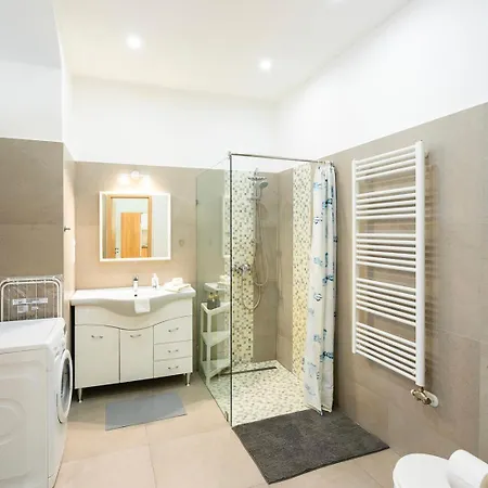 Apartment Lovely Designer With Stunning Parliament View Budapest