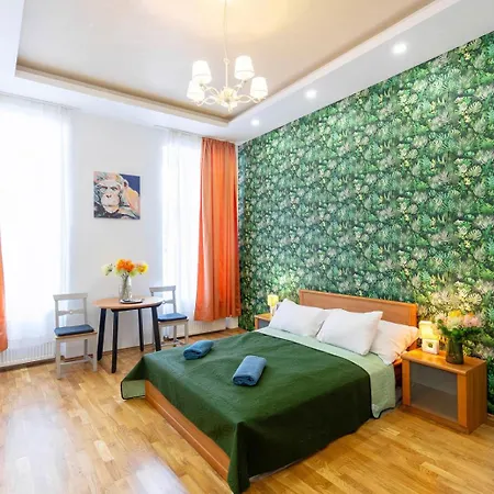 Apartment Lovely Designer With Stunning Parliament View *
