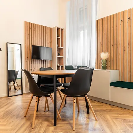 Downtown By Stlcz Apartment *