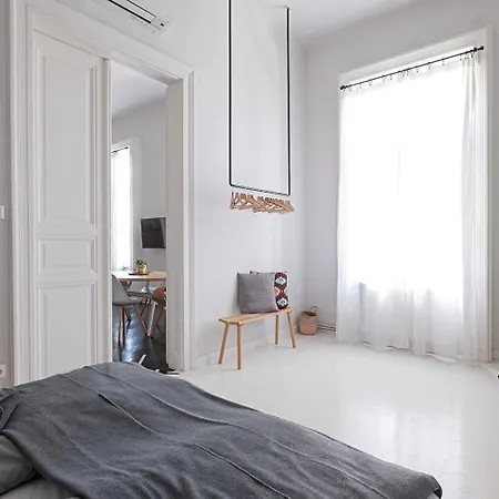 Center Industrial Apartment *