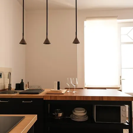 Apartment Chic Urban Retreat City Center Budapest