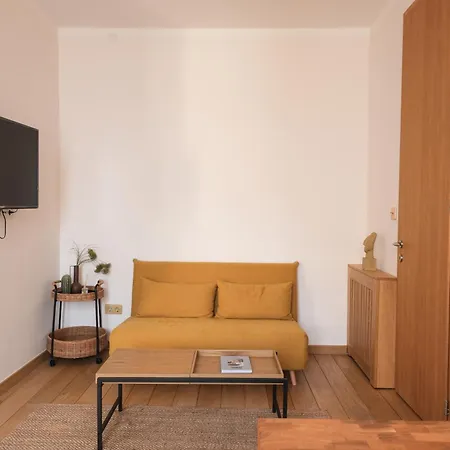 Chic Urban Retreat City Center Apartment Budapest