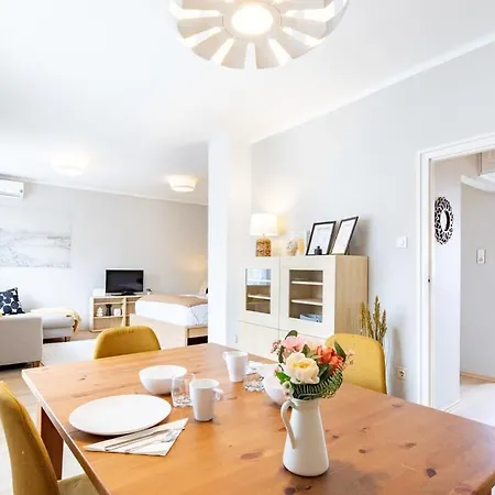 Apartment - Comfy - Sunny *