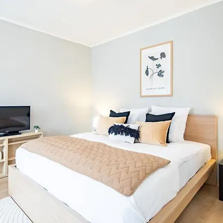 - Comfy - Sunny Budapest
