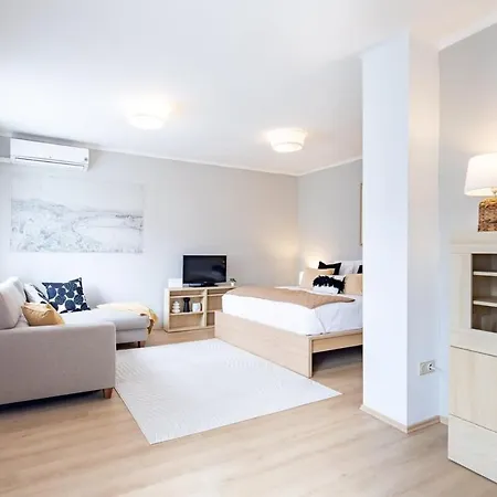 - Comfy - Sunny * Budapest