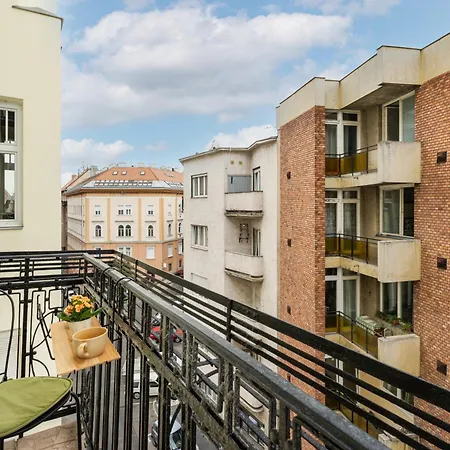 Nirvana Niche Apartment