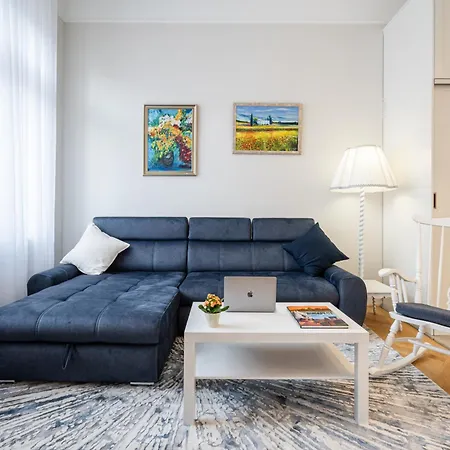 Apartment Nirvana Niche