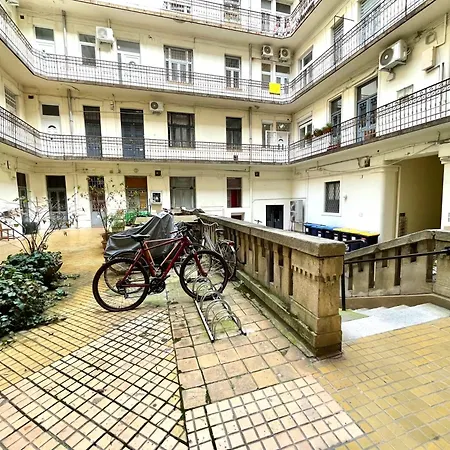 Relax With 2 Bedroom, 2 Bathroom For 6 People In The Centre Free Coffee *