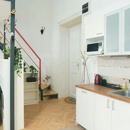 Apartment Elegant Nearby The Central Market Hall Budapest