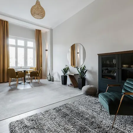Cozy With Castle View Apartment