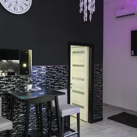 Voeroesmarty Street Apartment Budapest