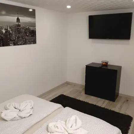Voeroesmarty Street Apartment *