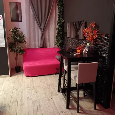 Voeroesmarty Street Apartment Budapest