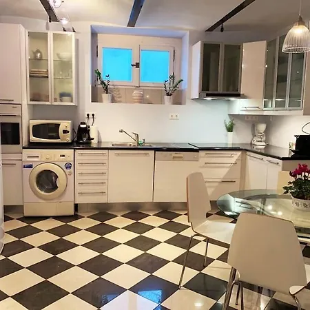 Villa Giulietta With Garden, Free Parking *