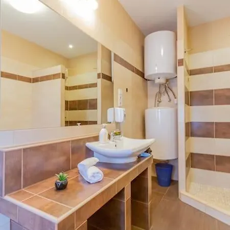 Appartamento Synagogue Loft 3br Free Parking