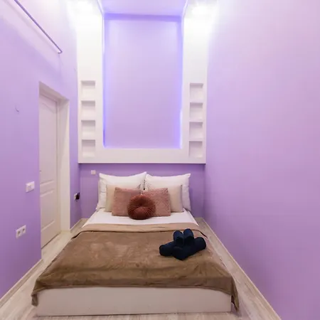 Diamond Lux - 4 Bedrooms 2 Bathrooms Apartment