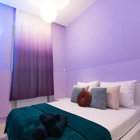 Diamond Lux - 4 Bedrooms 2 Bathrooms Budapest