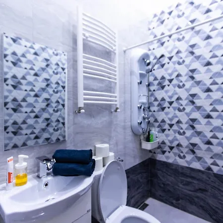 Diamond Lux - 4 Bedrooms 2 Bathrooms Apartment Budapest