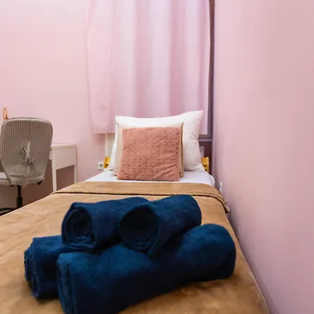 Diamond Lux - 4 Bedrooms 2 Bathrooms * Budapest