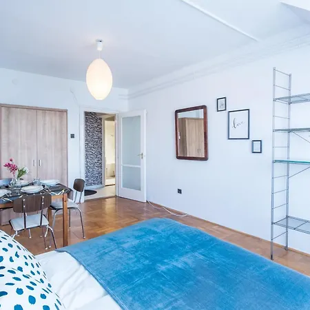 Green - Easy Parking - Quiet Sleep Apartment