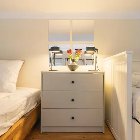 Bp Loft Getaway Close To Ny Cafe Apartment