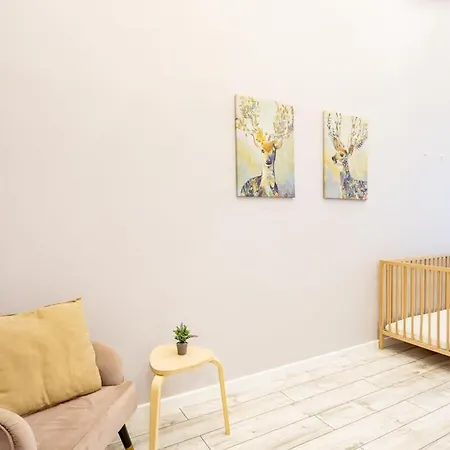 - Large And Comfy Apartment Budapest