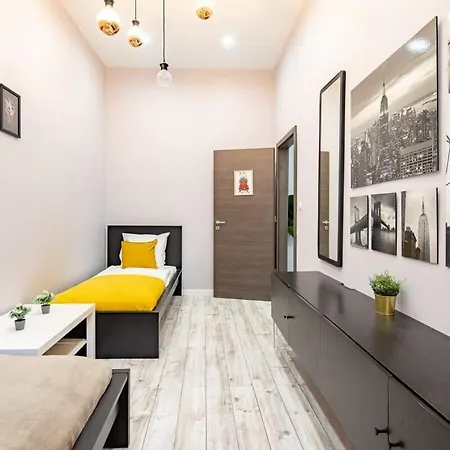 - Large And Comfy Apartment Budapest